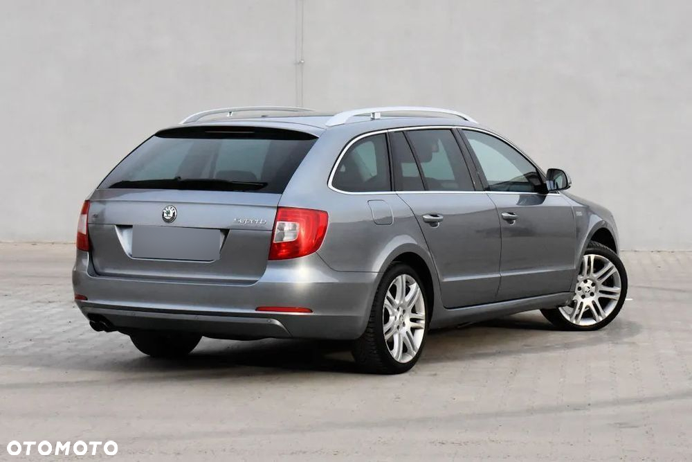 Skoda Superb 2.0 TDI Family DSG - 8