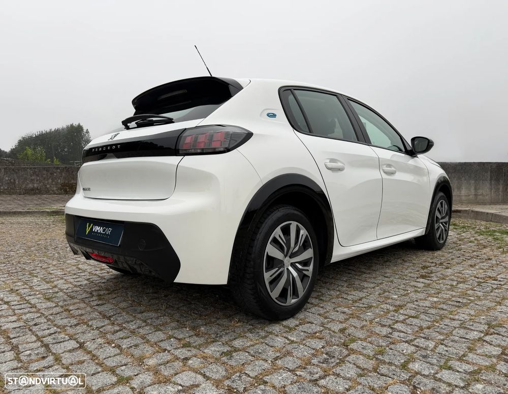 Peugeot e-208 50 kWh Active Pack — fotografia 3