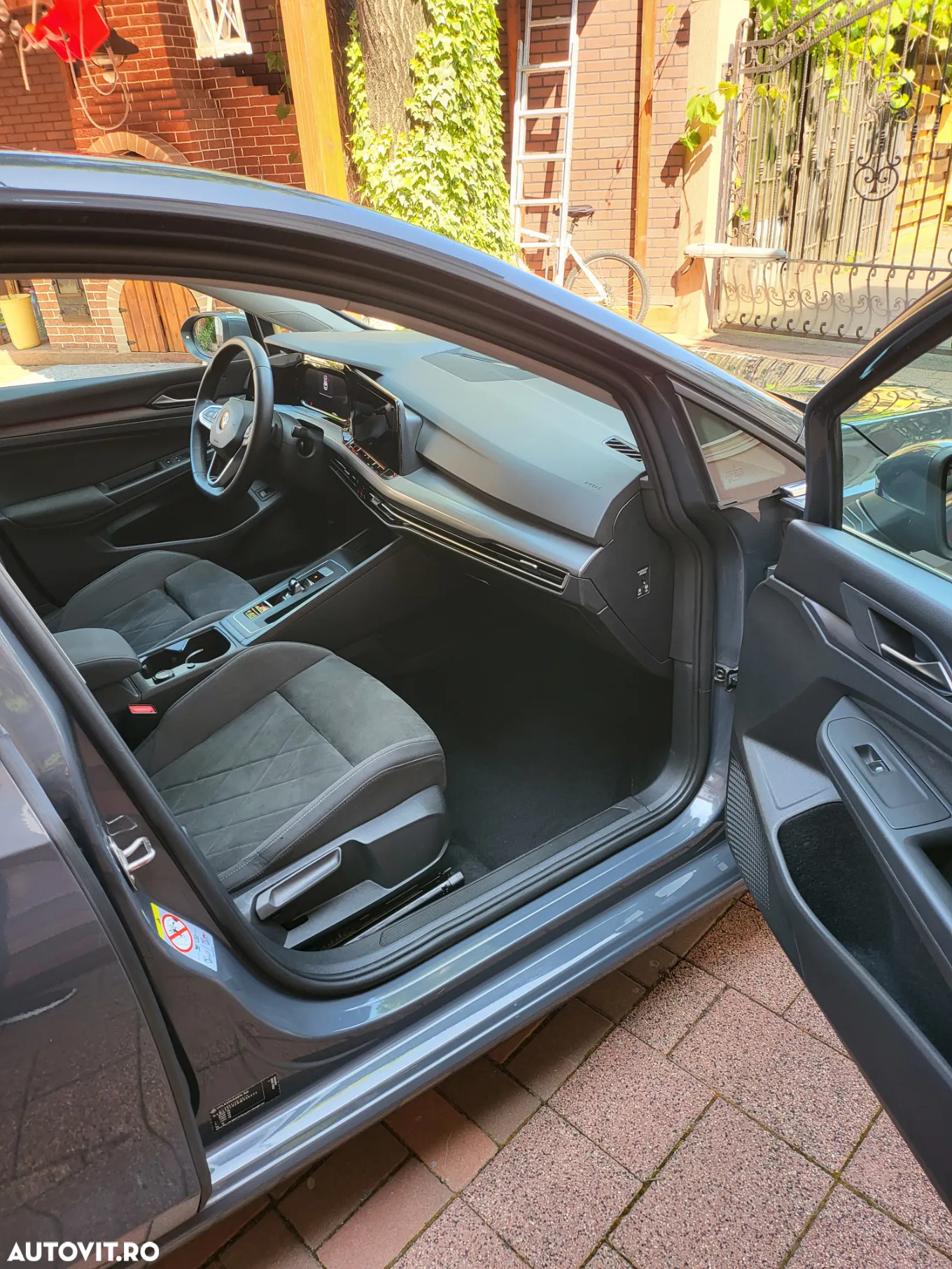 Volkswagen Golf - 8
