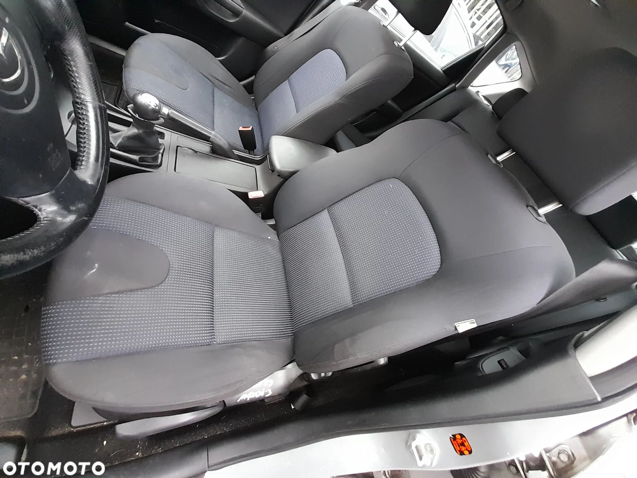 MAZDA 3 FOTELE KANAPA KOMPLET HB - 1