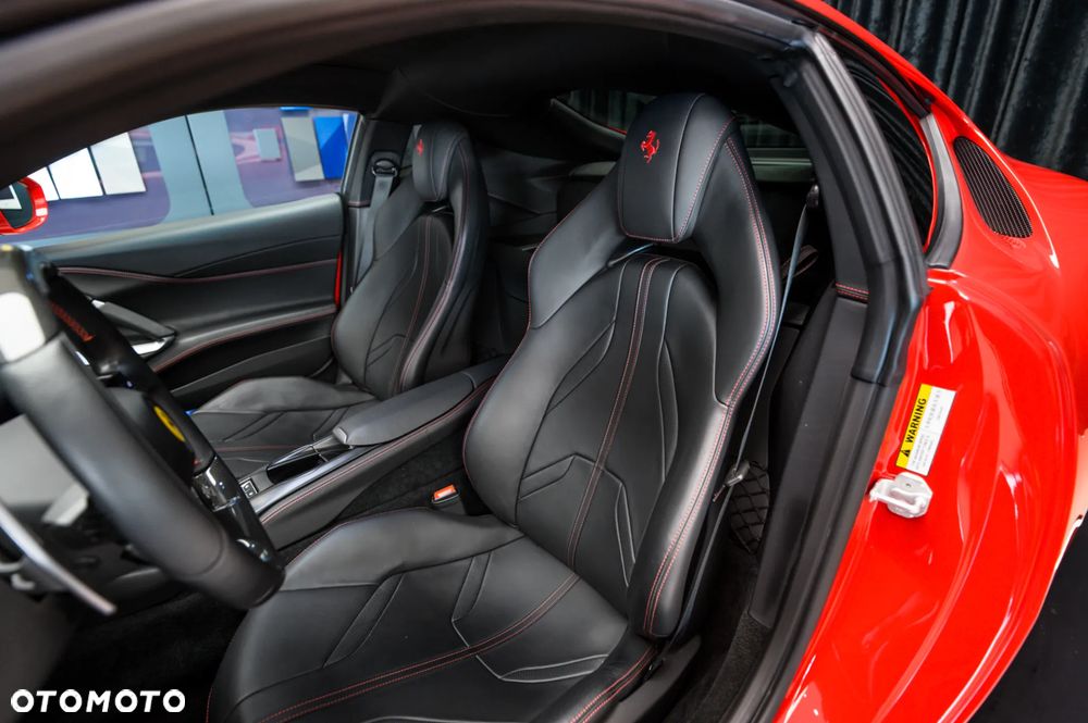 Ferrari 812 Superfast - 21