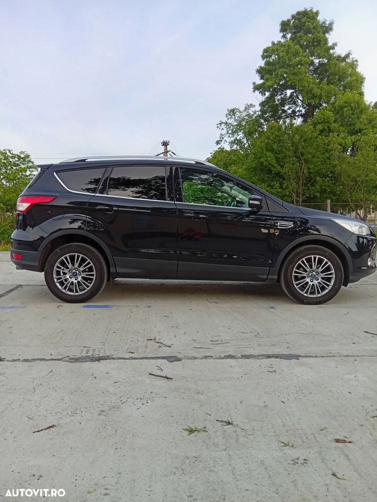 Ford Kuga 1.6 EcoBoost 2x4 Titanium - 5