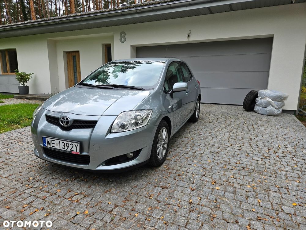Toyota Auris 1.6 VVT-i Sol - 1