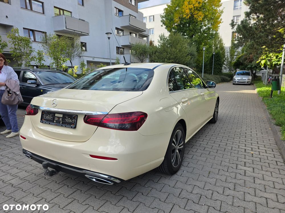 Mercedes-Benz Klasa E 220 d 4Matic 9G-TRONIC Avantgarde - 4