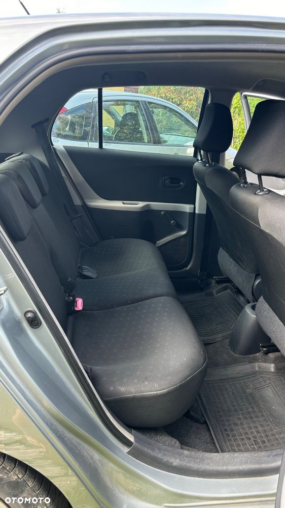 Toyota Yaris - 7