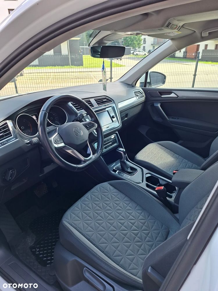 Volkswagen Tiguan - 11