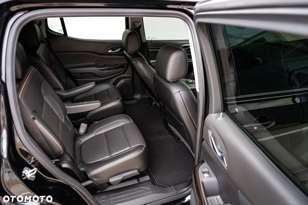 GMC Acadia - 24
