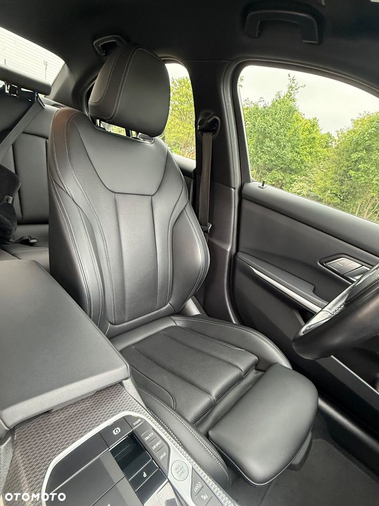 BMW Seria 3 320i - 29