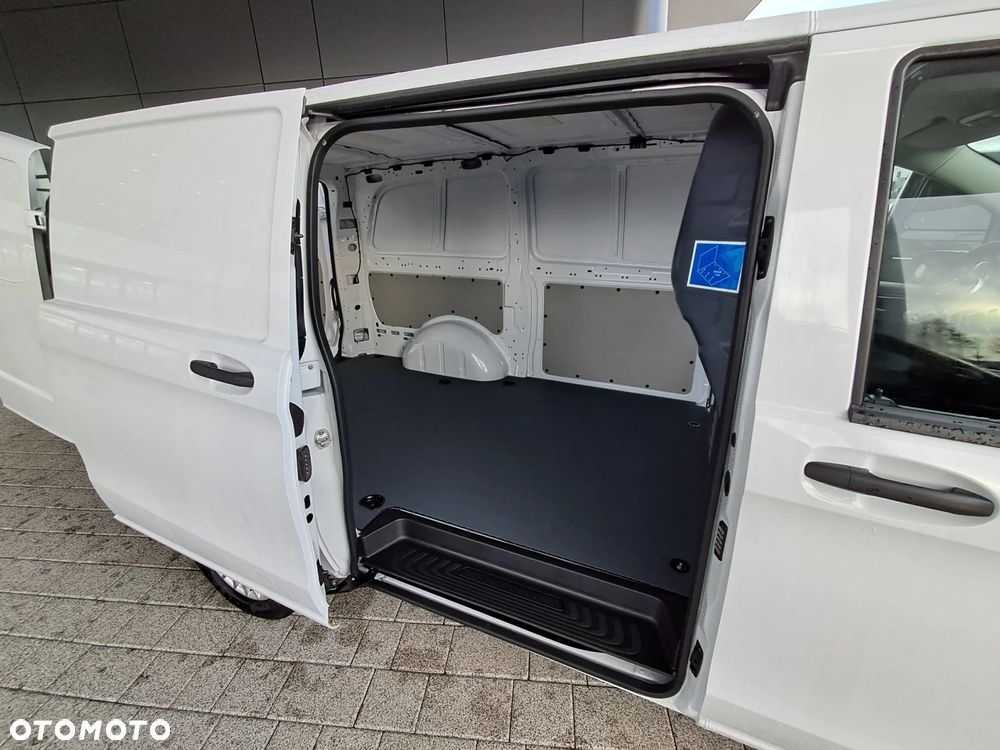 Mercedes-Benz eVito - 28