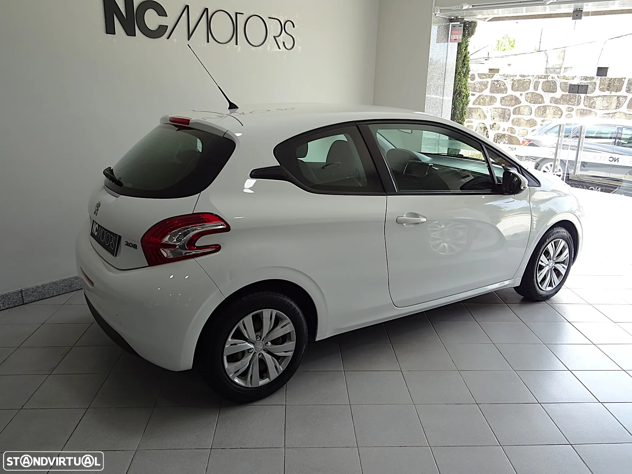 Peugeot 208 1.2 VTi Allure - 5