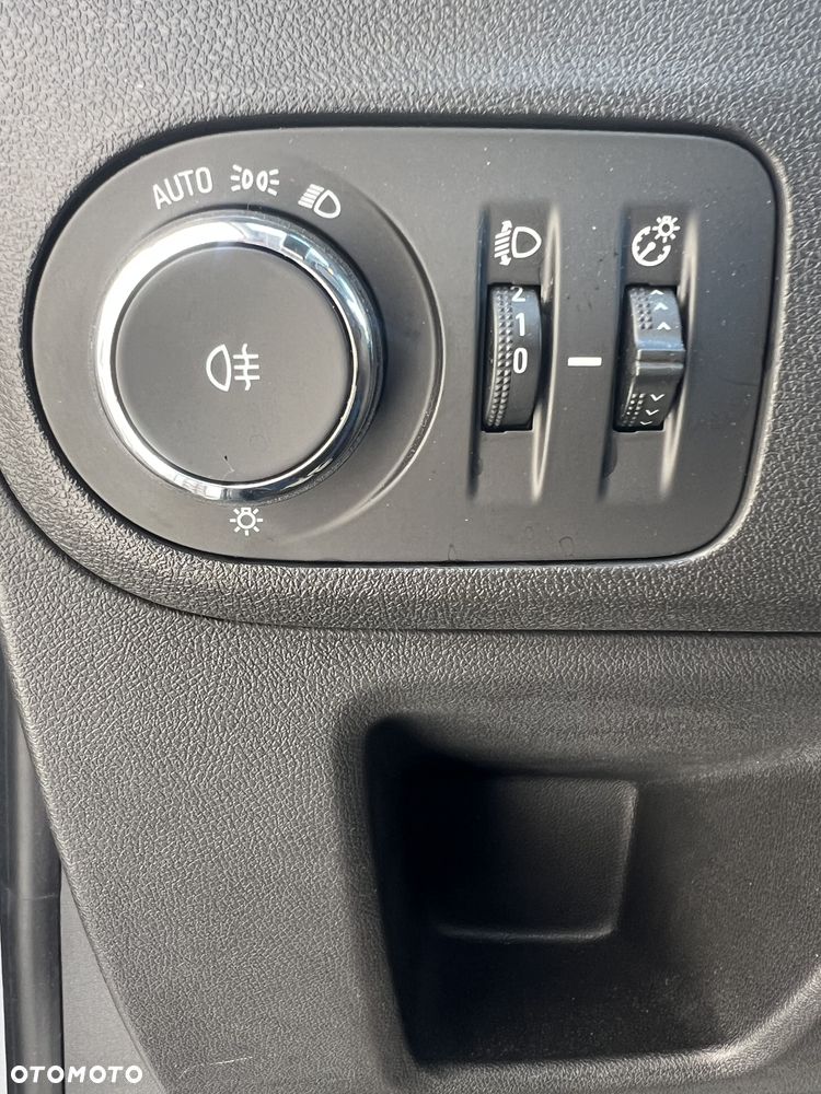 Opel Crossland X - 12