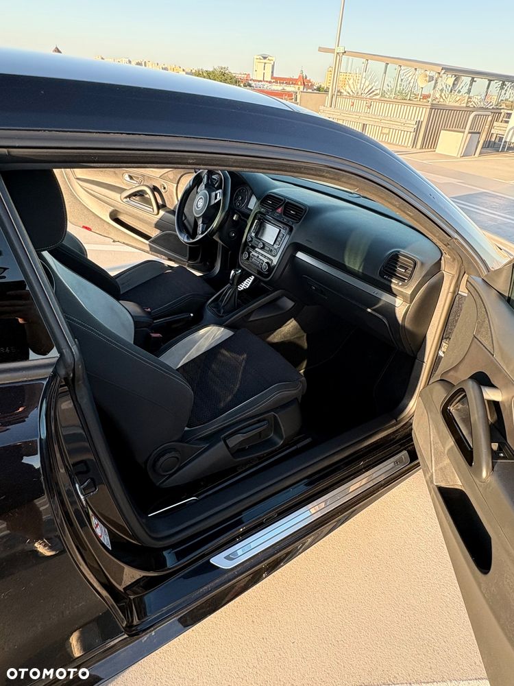 Volkswagen Scirocco 2.0 TSI R - 12