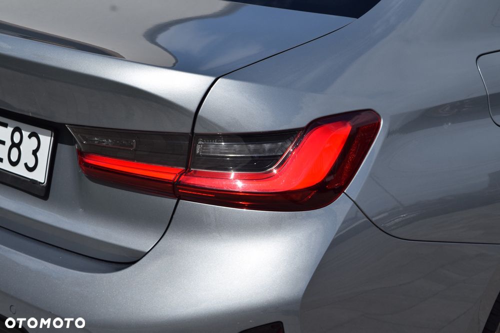 BMW Seria 3 320d xDrive mHEV M Sport sport - 7