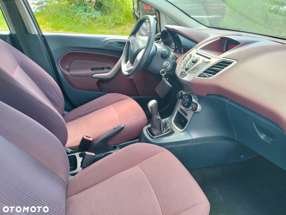 Ford Fiesta 1.25 Ambiente - 38