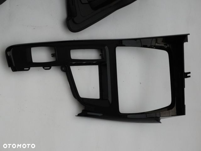 BMW X1 X2 F48 Dekor Ramka Tunel Europa Mpakiet Black Piano Ideał 9292547 - 2