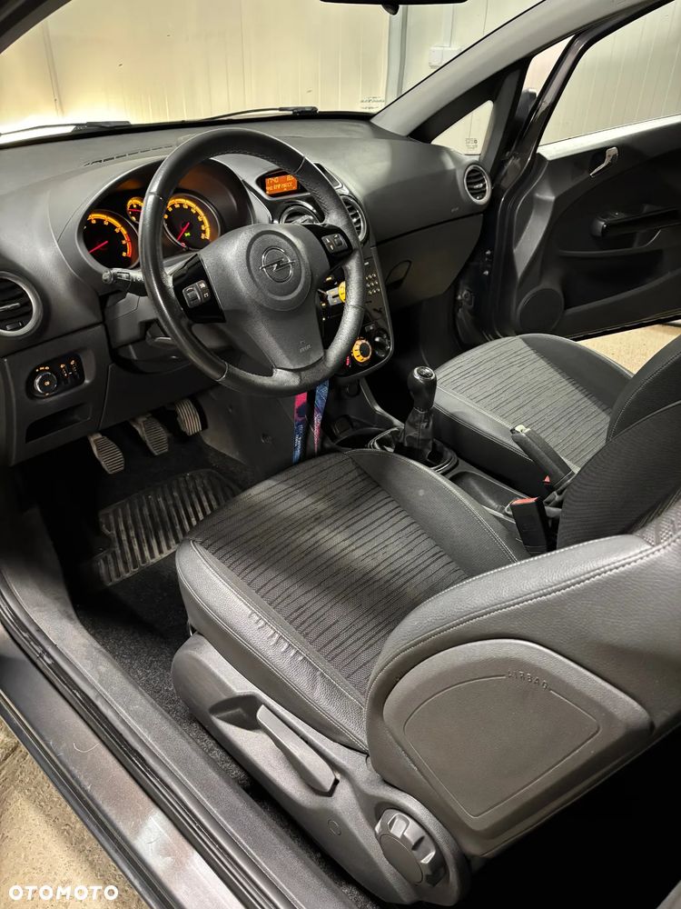 Opel Corsa 1.4 16V Energy - 7