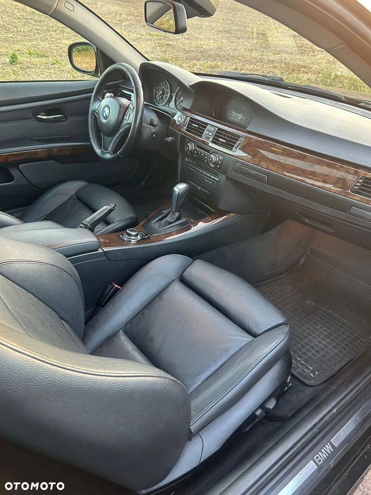 BMW Seria 3 335i xDrive Coupe - 25