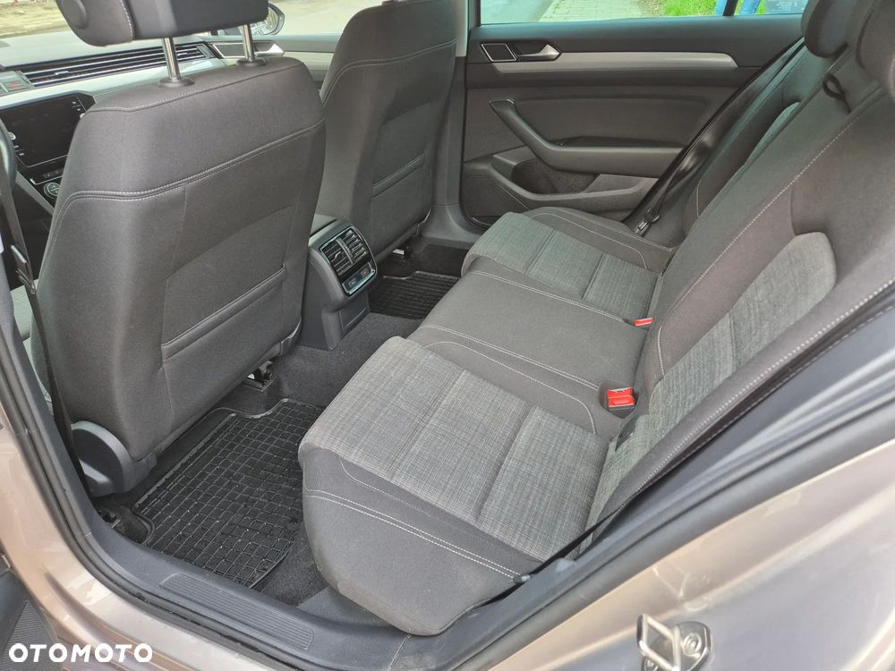 Volkswagen Passat 2.0 TSI Business DSG - 8