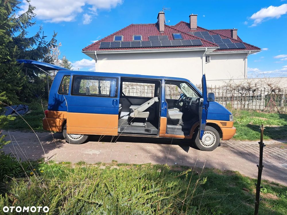 Volkswagen Caravelle - 7