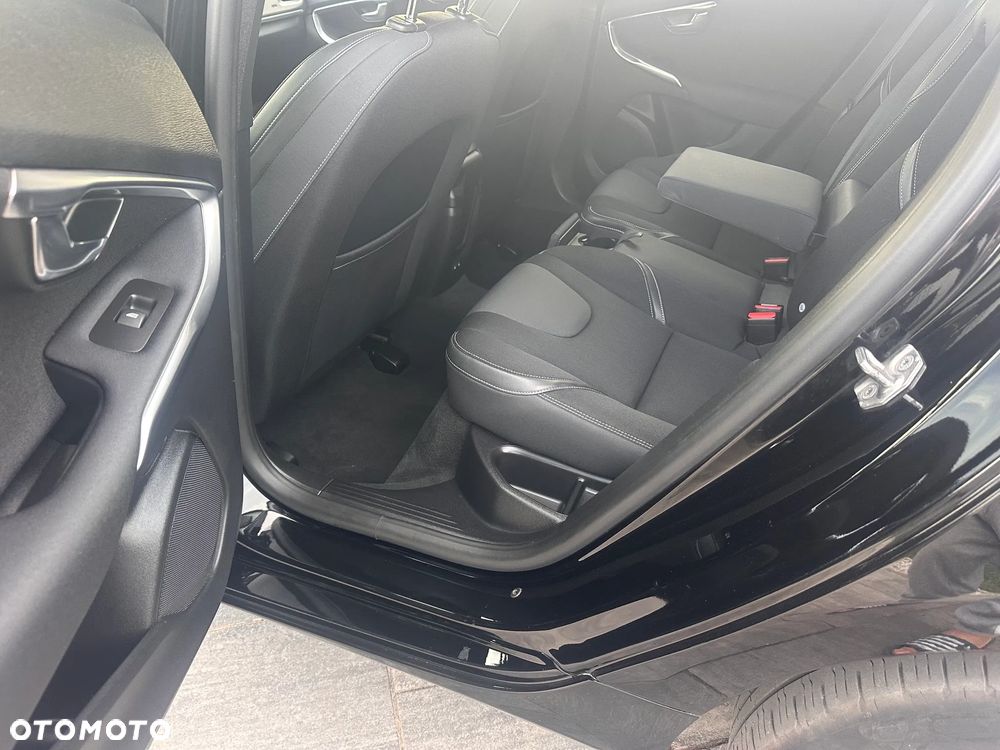 Volvo V40 - 18