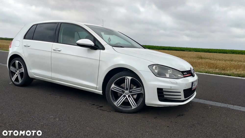 Volkswagen Golf 1.6 TDI BlueMotion Technology Cup - 4