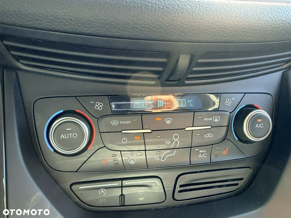 Ford Kuga 2.0 TDCi 4x2 Titanium - 24