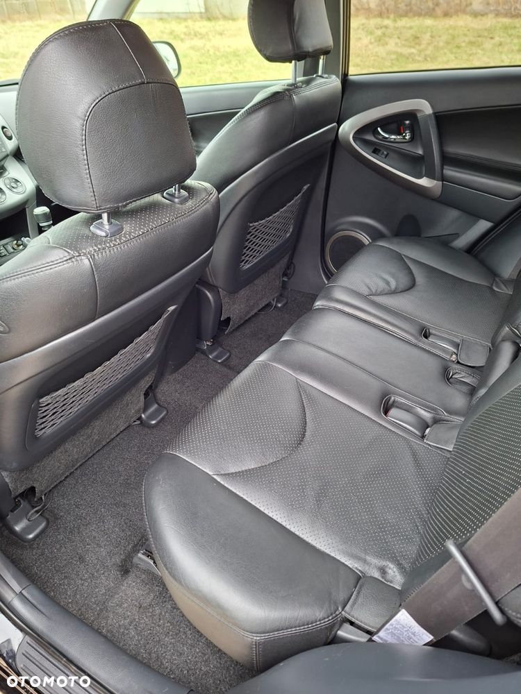 Toyota RAV4 2.2 D-4D Premium - 22