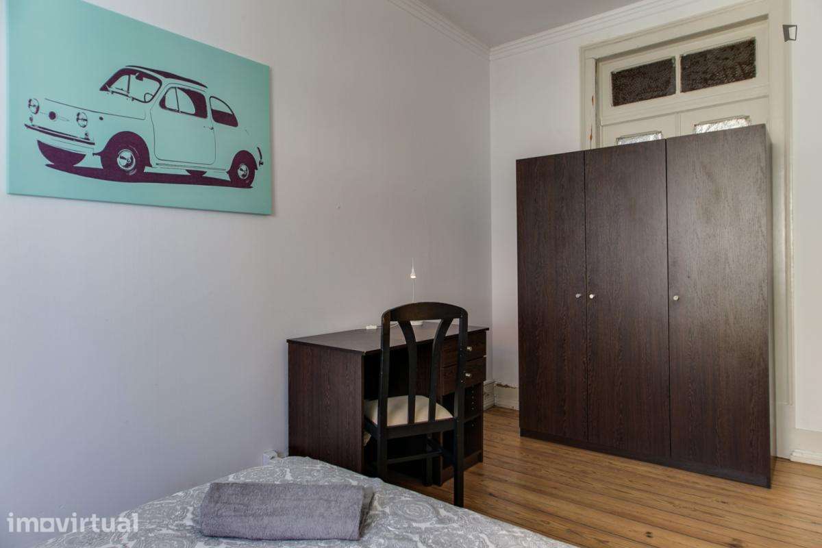Quarto - localizado em Alameda Lisbon - Grande imagem: 4/17