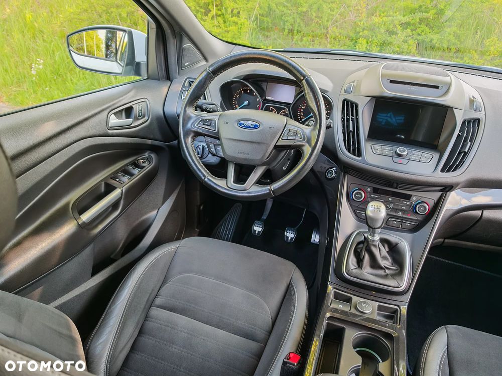 Ford Kuga 1.5 EcoBoost 2x4 ST-Line - 15
