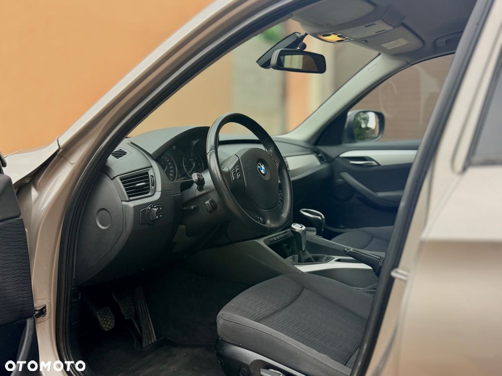 BMW X1 sDrive18i - 21