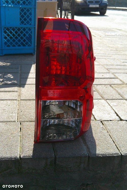 TOYOTA HILUX VIII LIFT 15+ PRAWA PRZEDNIA LAMPA ORYGINAŁ - 1