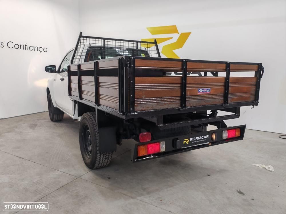 Toyota Hilux 2.4 D-4D 4WD CE 3L - 6