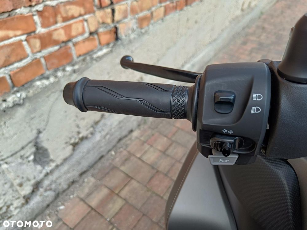 Yamaha Tricity - 12