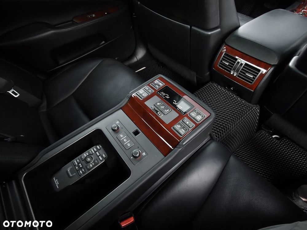 Lexus LS 600h Superior - 23