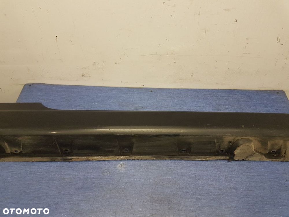 BMW 6 E63 NAKŁADKA NA PRÓG PRAWA PLASTIK - 7