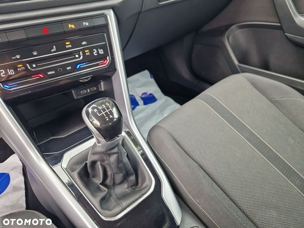 Volkswagen T-Roc - 17