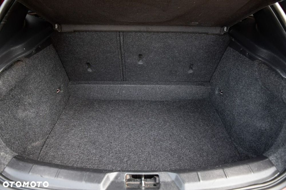 Volvo V40 D4 Kinetic - 26