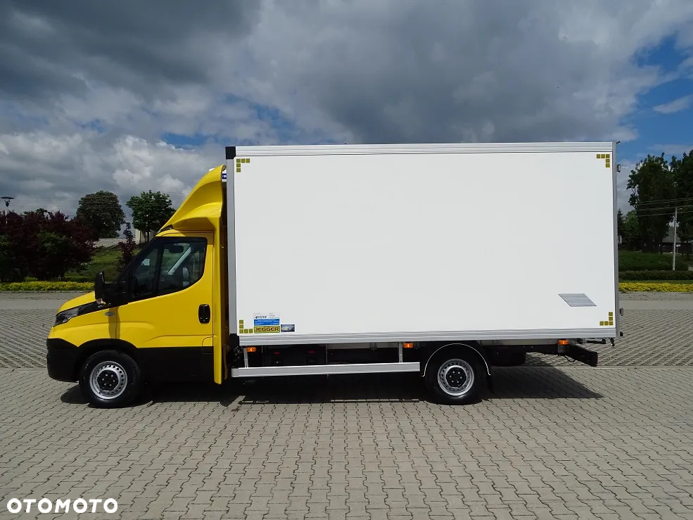 Iveco Daily 35S18 3.0 Chłodnia -30*C/+42*C 9 EuroPalet 4.42m JEGGER JAK NOWY!! Salon PL!! HWASUNG THERMO - 3