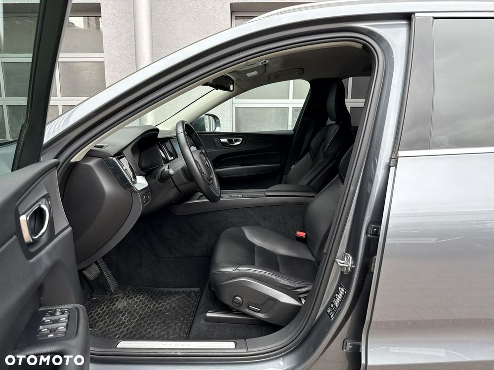Volvo XC 60 D4 AWD Geartronic Momentum - 25