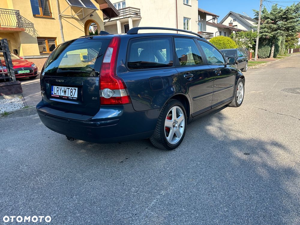 Volvo V50 2.4i Momentum - 11