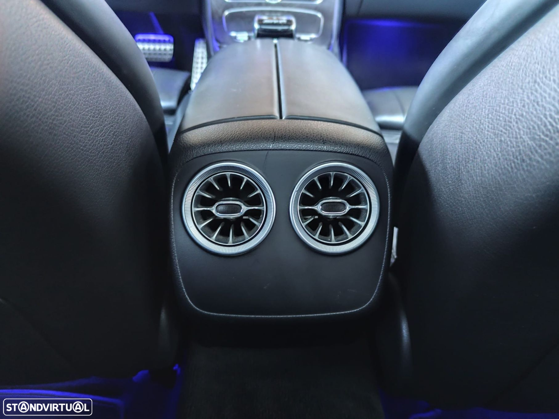 Mercedes-Benz E 220 d AMG Line - 38