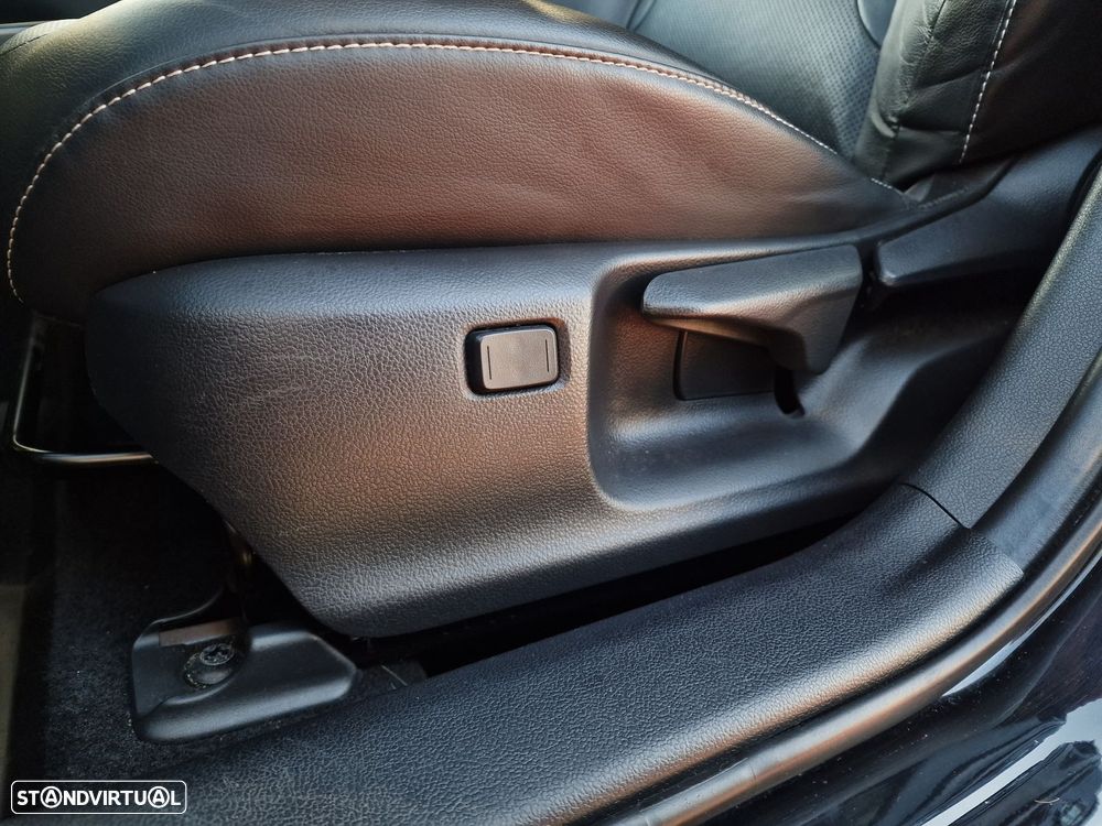 Toyota Prius 1.8 Plug-In Luxury+Pele - 13