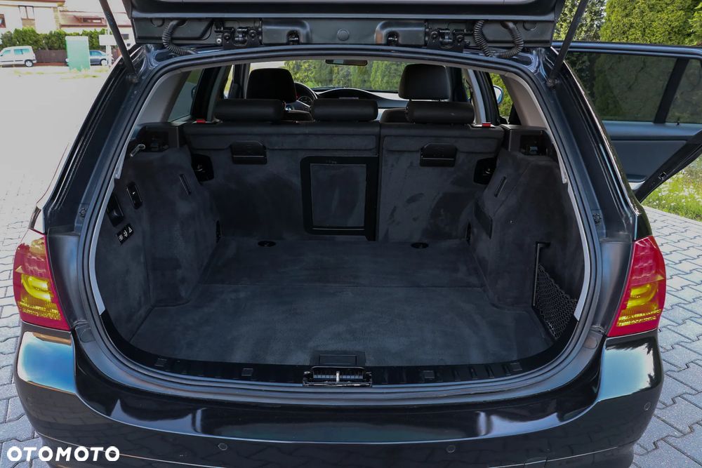 BMW Seria 3 318d - 23