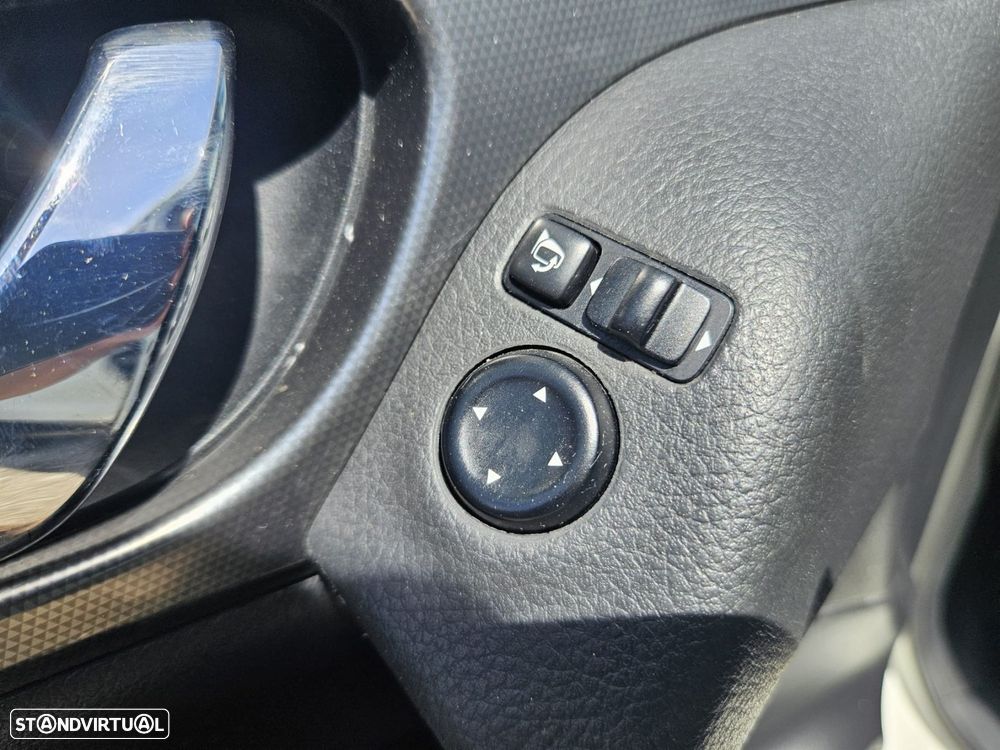 Nissan Qashqai 1.6 dCi N-Connecta 18 RS+PS - 39