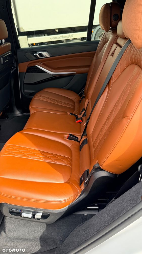 BMW X7 M50i - 11