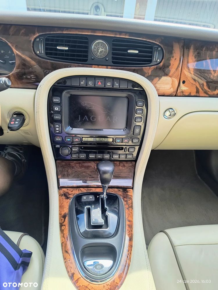 Jaguar XJ XJ8 3.5 Executive - 39