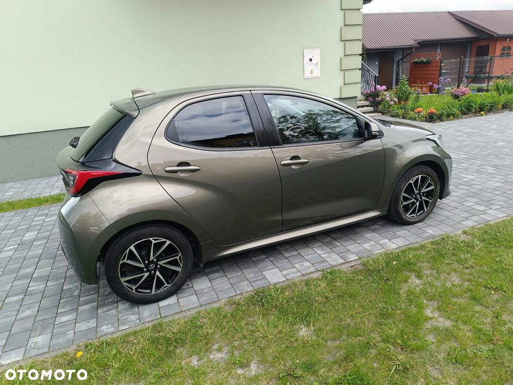 Toyota Yaris 1.0 Premium - 6