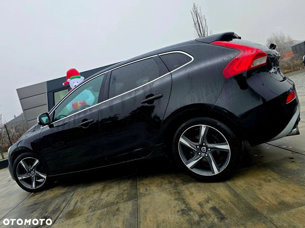 Volvo V40 D2 R Design - 17