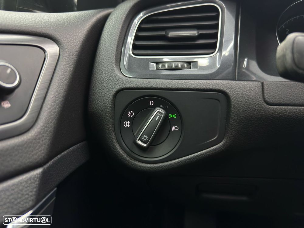 VW Golf 1.6 TDI Confortline DSG - 21