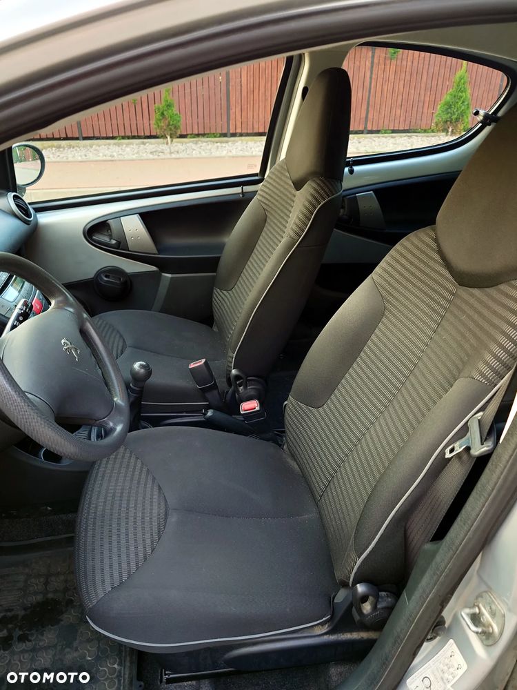 Peugeot 107 - 12